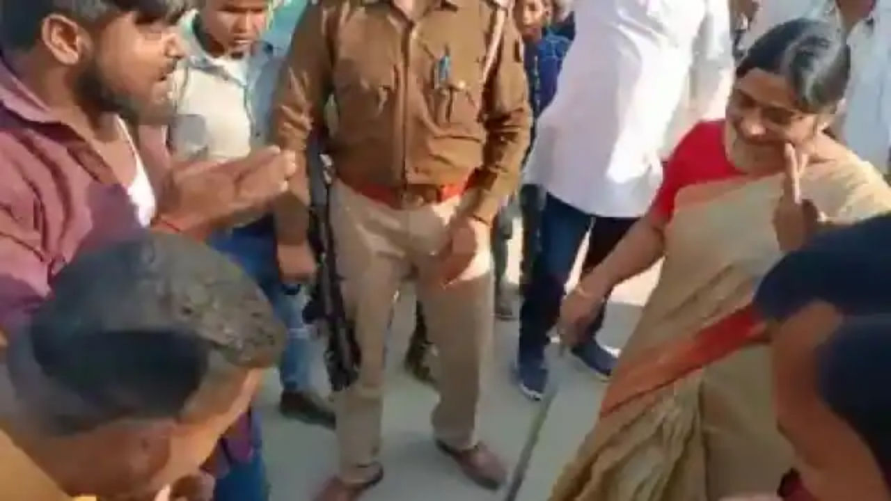 UP Election: स्‍वामी प्रसाद मौर्य की बेटी सांसद संघमित्रा बेटे अशोक समेत 24 के खिलाफ FIR दर्ज