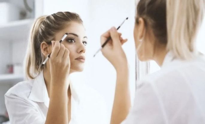 Beauty Tips : काम की बात; परफेक्ट मेकअप टच देता है काॅम्पेक्ट