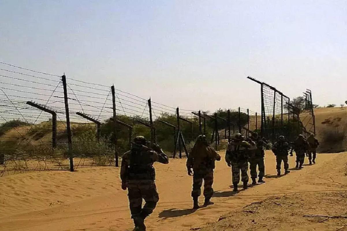 Bsf catches bangladesh national at jaisalmer border trying to cross to pakistan