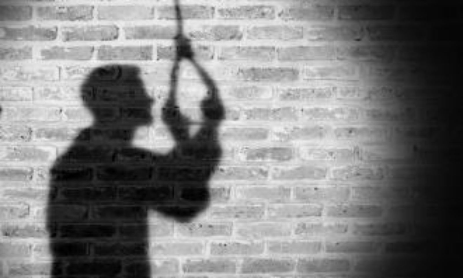 Live suicide : युवक ने इंस्टग्राम पर किया लाइव सुसाइड