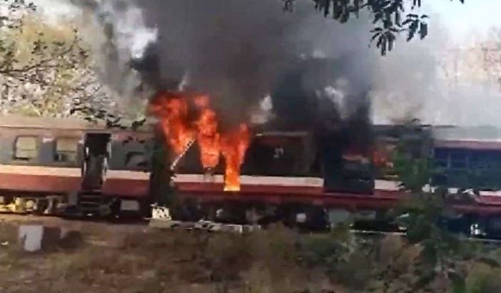 MP News : रतलाम-डॉ. अंबेडकर नगर डेमू ट्रेन की दो बोगियों में लगी आग