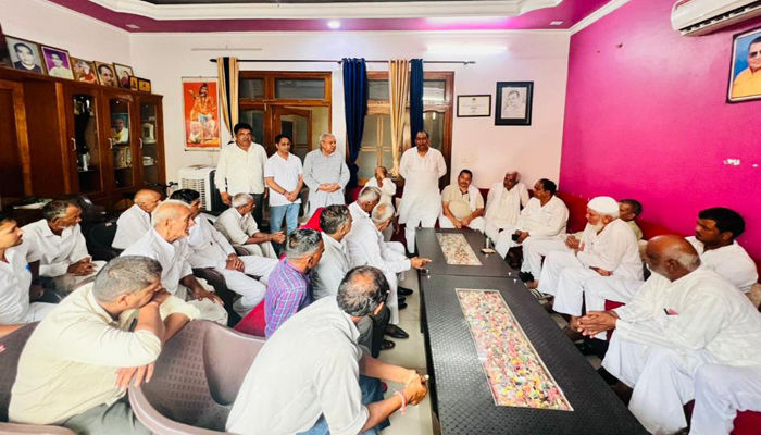 दादरी क्षेत्र के विधायक तेजपाल नागर ने निपटाया छिड़ौली गांव का 'बड़ा' विवाद Noida News