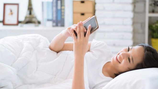 3 disadvantages of using mobile as soon as you wake up in morning main e1693110371183