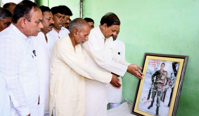Mahesh sharma pays tribute