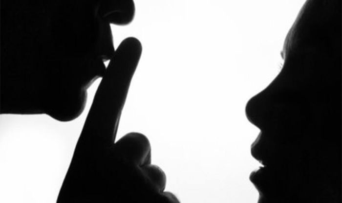 Neighbour kidnaps teen girl