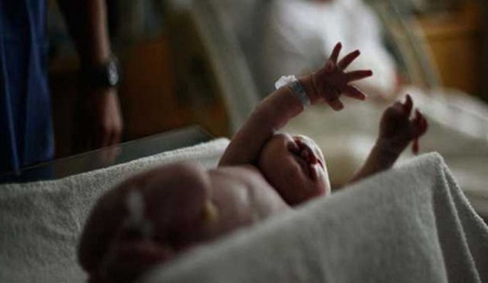 Police saves newborn