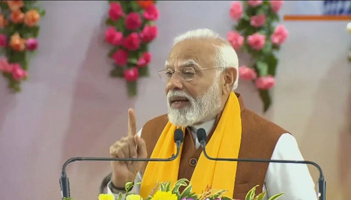 पीएम मोदी ने 10 नई वंदे भारत को दिखाई हरी झंडी, इन रूट्स पर हुआ सफर आसान