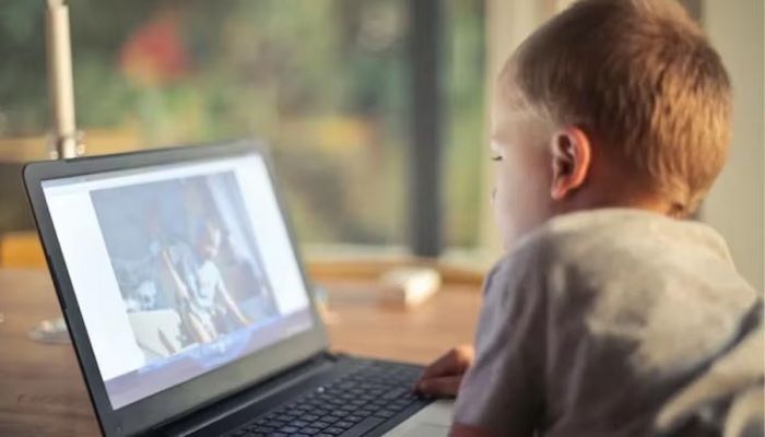 इस देश में बच्चों के लिए बैन हुआ सोशल मीडिया, जानें क्यों?