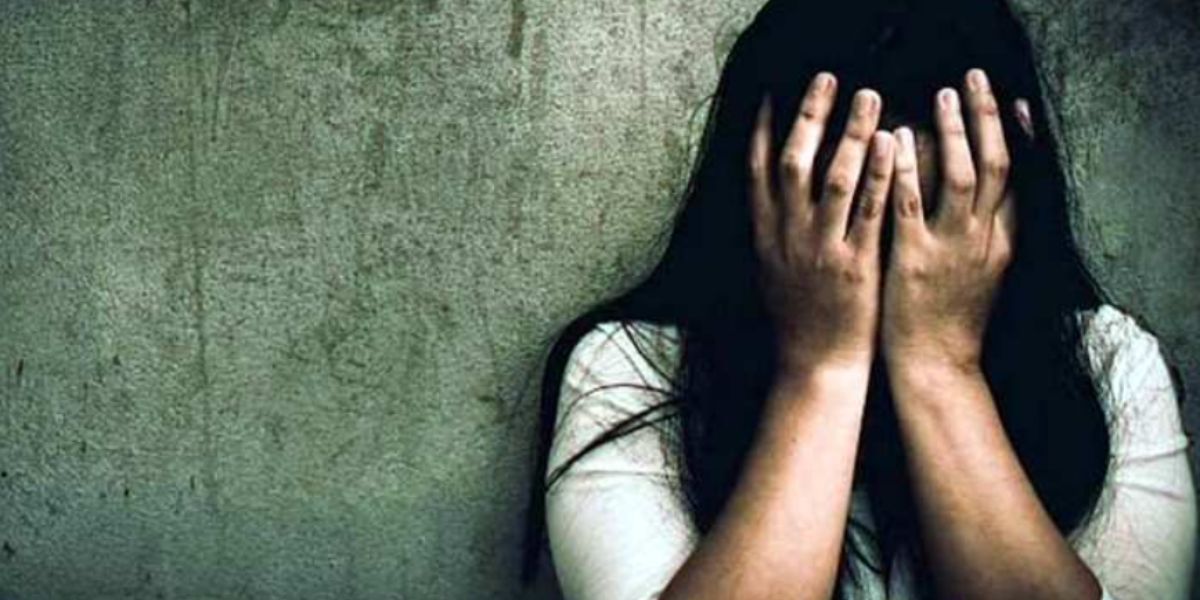 भारतीय पति ने अमेरिकी पत्नी व बच्चों को घर में बनाया बंधक