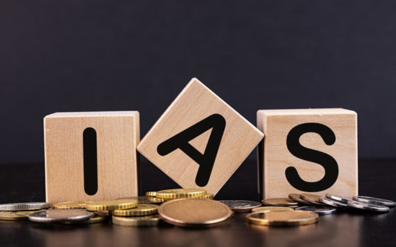 क्या आपको पता है कि IAS तथा IPS अफसर को कितनी मिलती है सैलरी?