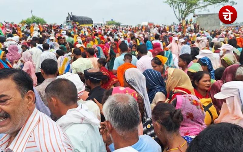 हाथरस कांड में बड़ा खुलासा, भोले बाबा के चरण रज लगाने के लिए डिवाइडर से कूदकर आई भक्तों की भीड़