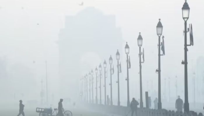 कंपा देने वाली ठंड और कोहरे की कैद में दिल्ली, ऑरेंज अलर्ट जारी