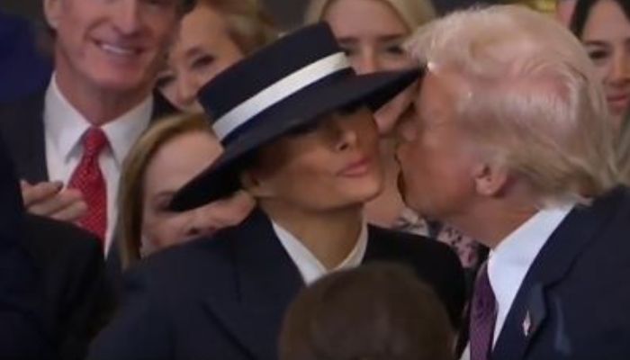 मेलानिया की हैट और ट्रंप की Kiss खूब चर्चाओं में, इंटरनेट पर बनाए जा रहे ढेरों Memes