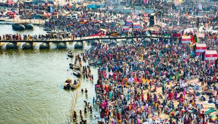 महाशिवरात्रि से पहले महाकुंभ में 'महाभीड़', कानपुर-प्रयागराज हाईवे पर रेंगती रही गाड़ियां