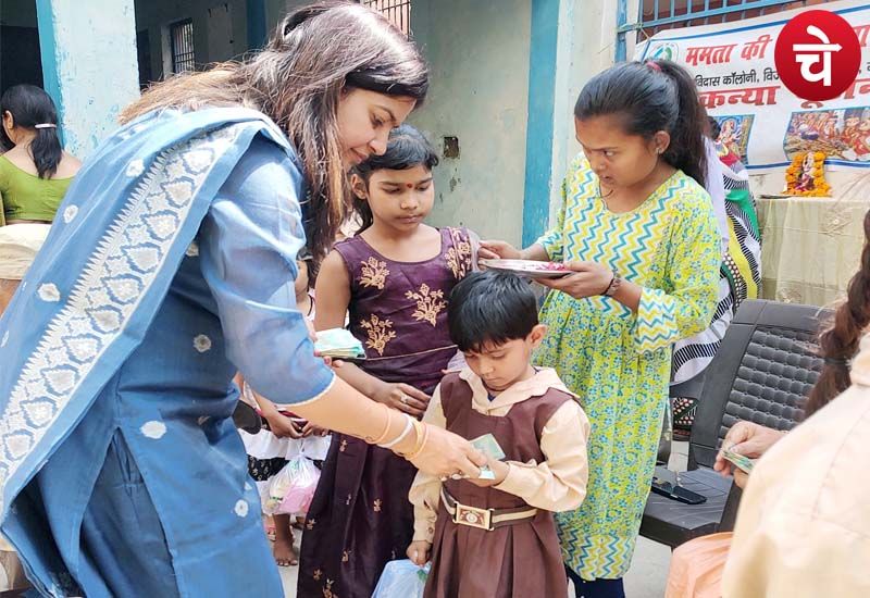 ममता की छांव सेवा ट्रस्ट ने पूजे कन्याओं के चरण, दिये उपहार