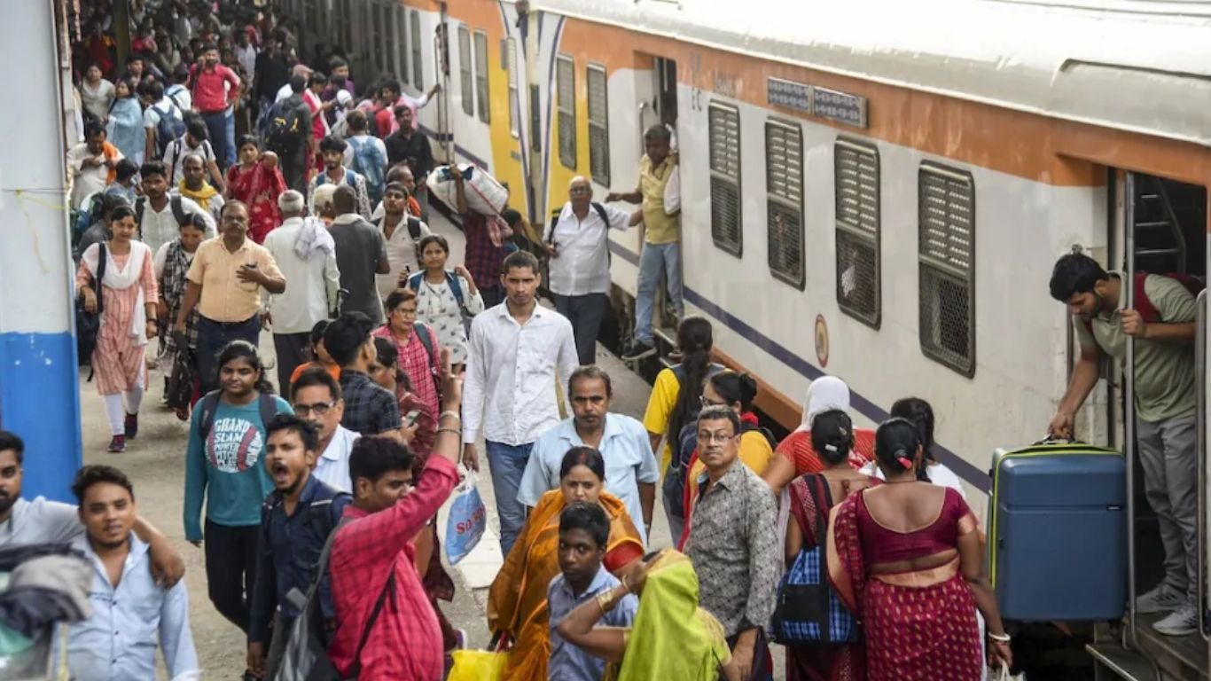 तत्काल टिकट नियमों में बदलाव का दिखा असर, अब आसानी से मिल रहीं सीटें