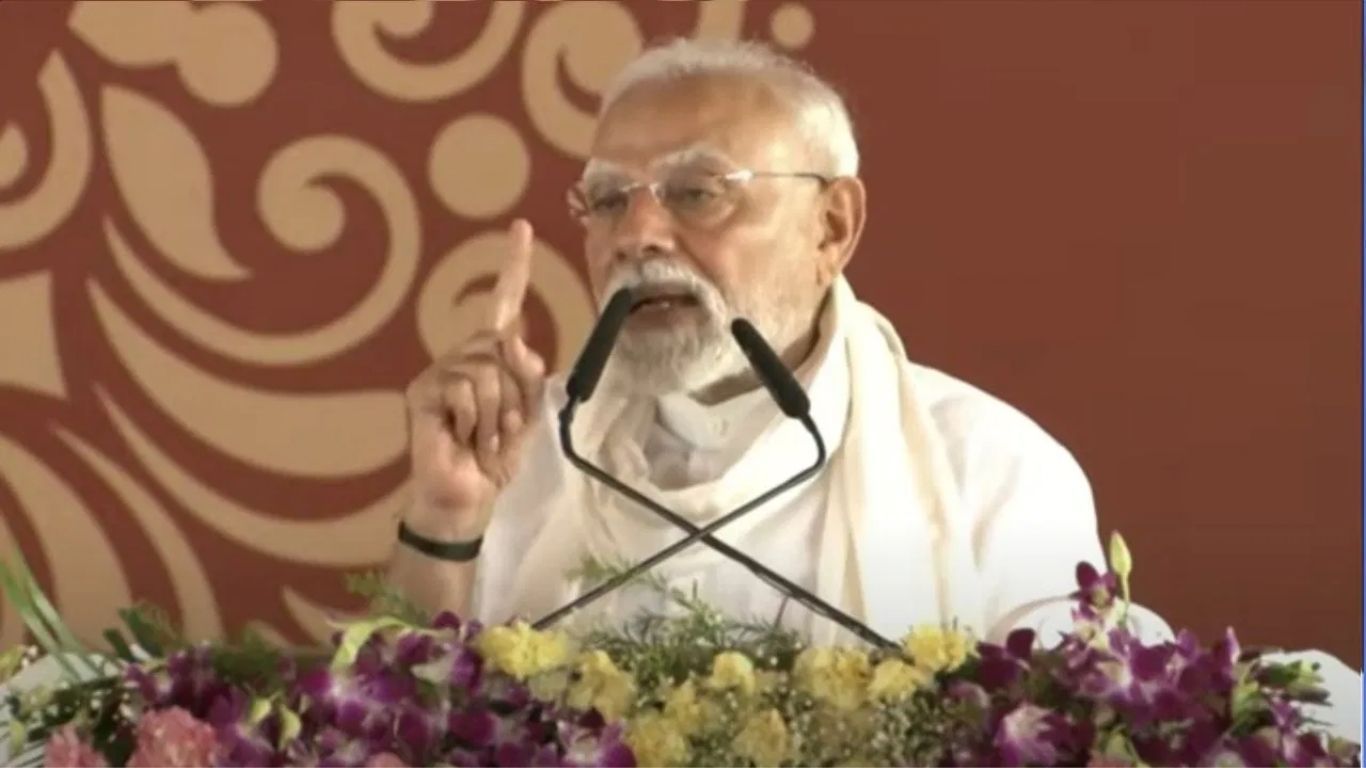 आतंकी मारने से पहले सपा से पूछूं क्या ? ऑपरेशन सिंदूर पर मोदी का पलटवार
