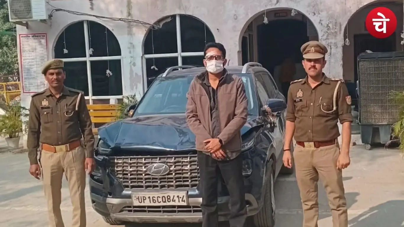 ग्रेटर नोएडा वेस्ट की हाईराइज़ सोसाइटी में हादसे के बाद जांच करती थाना बिसरख पुलिस