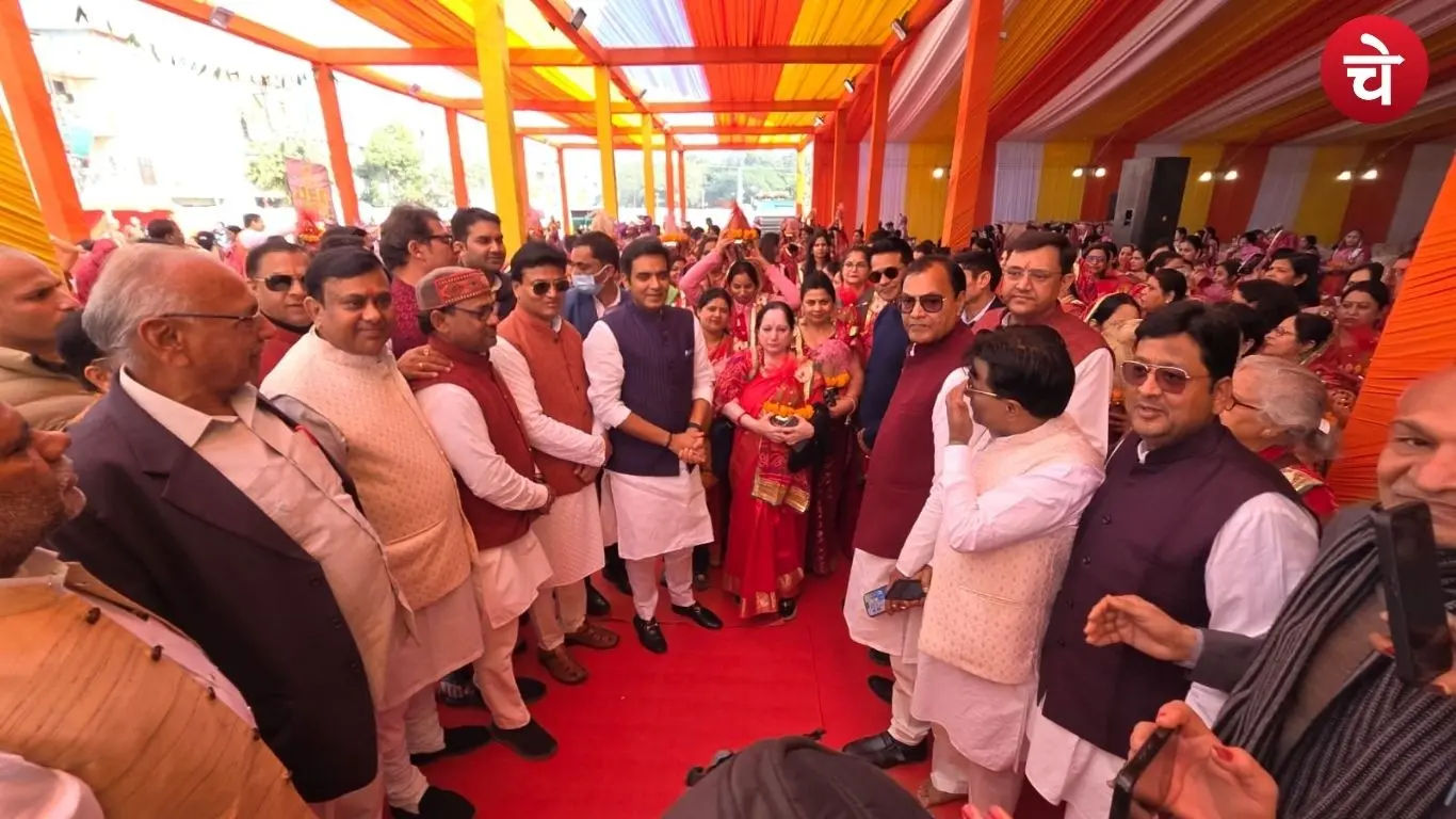 कलश यात्रा में उमड़ा श्रद्धालुओं का सैलाब, गूंज उठा नोएडा शहर