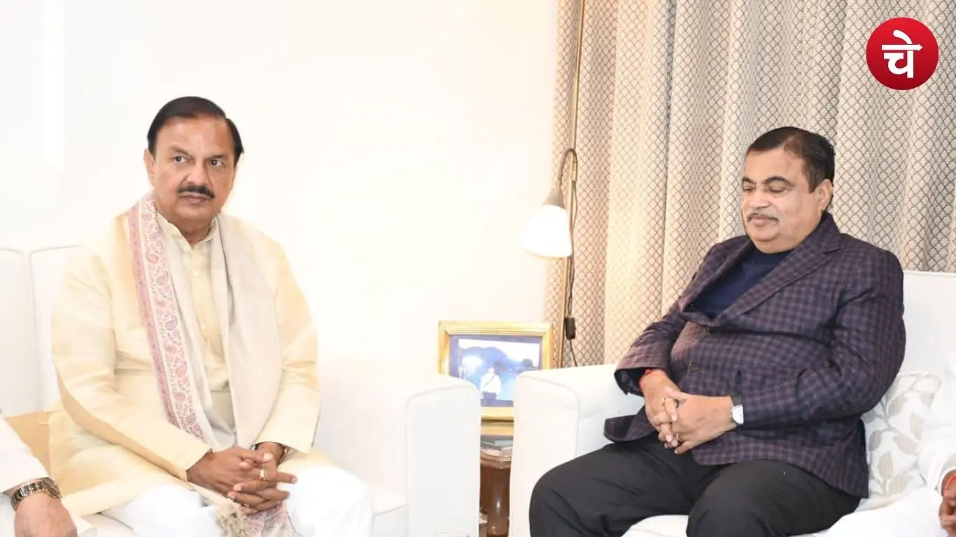 नोएडा के सांसद डॉ. महेश शर्मा के आवास पर श्रद्धांजलि देने पहुंचे बड़े-बड़े नेता
