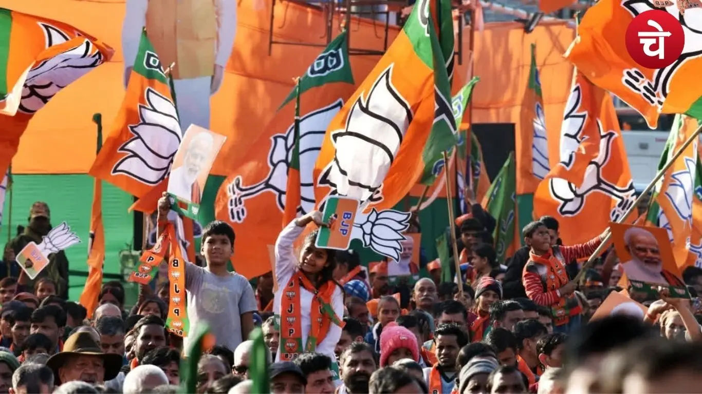 बीजेपी कार्यकर्ताओं की डोर–टू–डोर मुहिम, मतदाता सूची में नाम बचाने की कोशिशें तेज