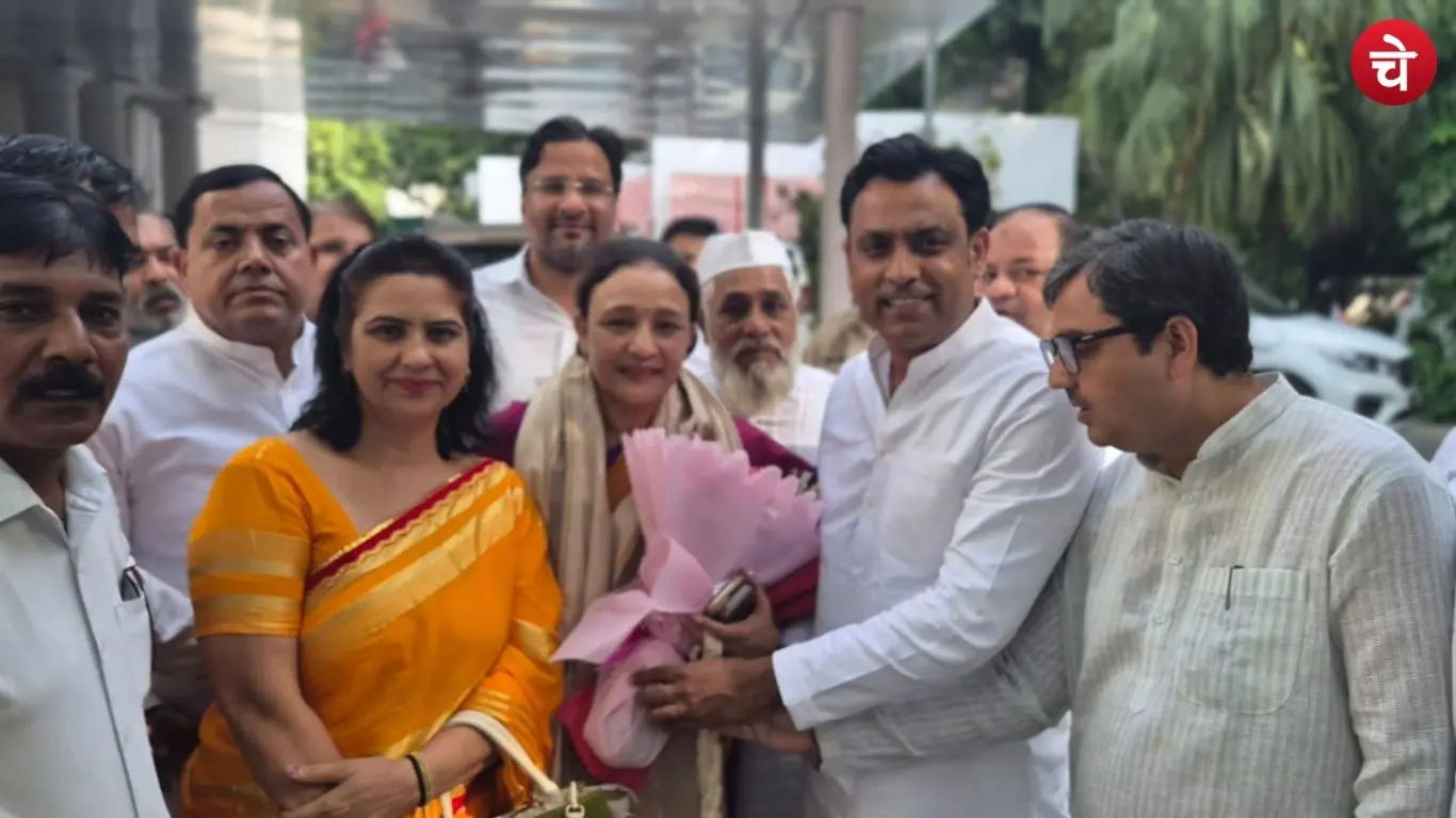 Congress leader Purushottam Nagar meeting with Aradhana Mishra Mona the newly appointed President of the Uttar Pradesh Congress Committee
