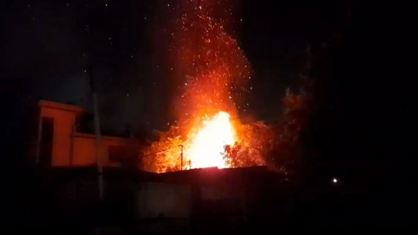 Massive fire at a furniture warehouse in Gorakhpur