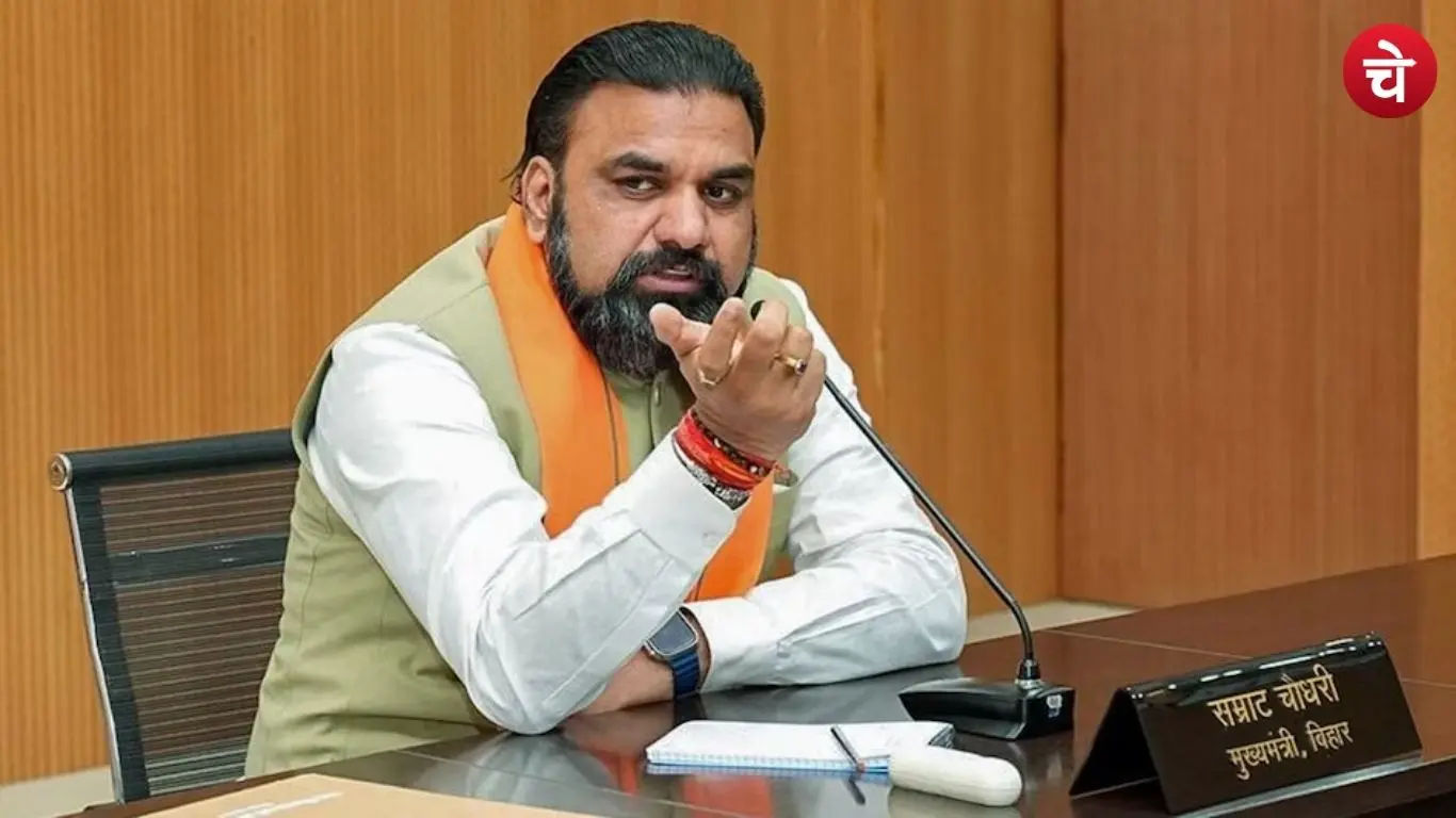वैशाली इंजीनियरिंग कॉलेज में छात्रों से मिले CM सम्राट, सुनी समस्याएं