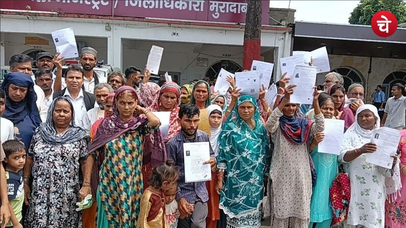 Concerned by notices to vacate the dilapidated housing units in Kashiram Colony residents have appealed to the District Magistrate