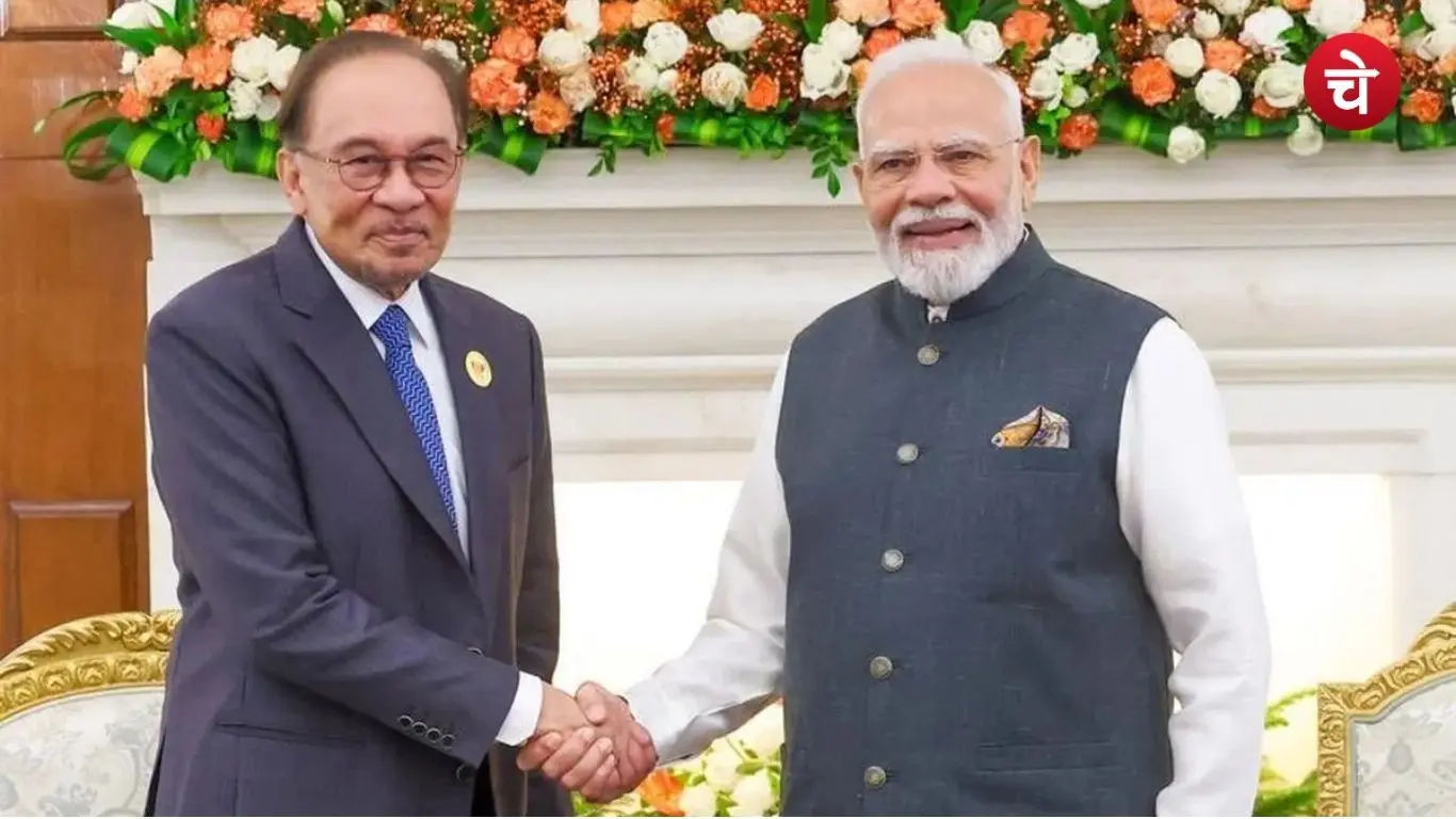 File photo of Indian Prime Minister Narendra Modi and Malaysian Prime Minister Anwar Ibrahim