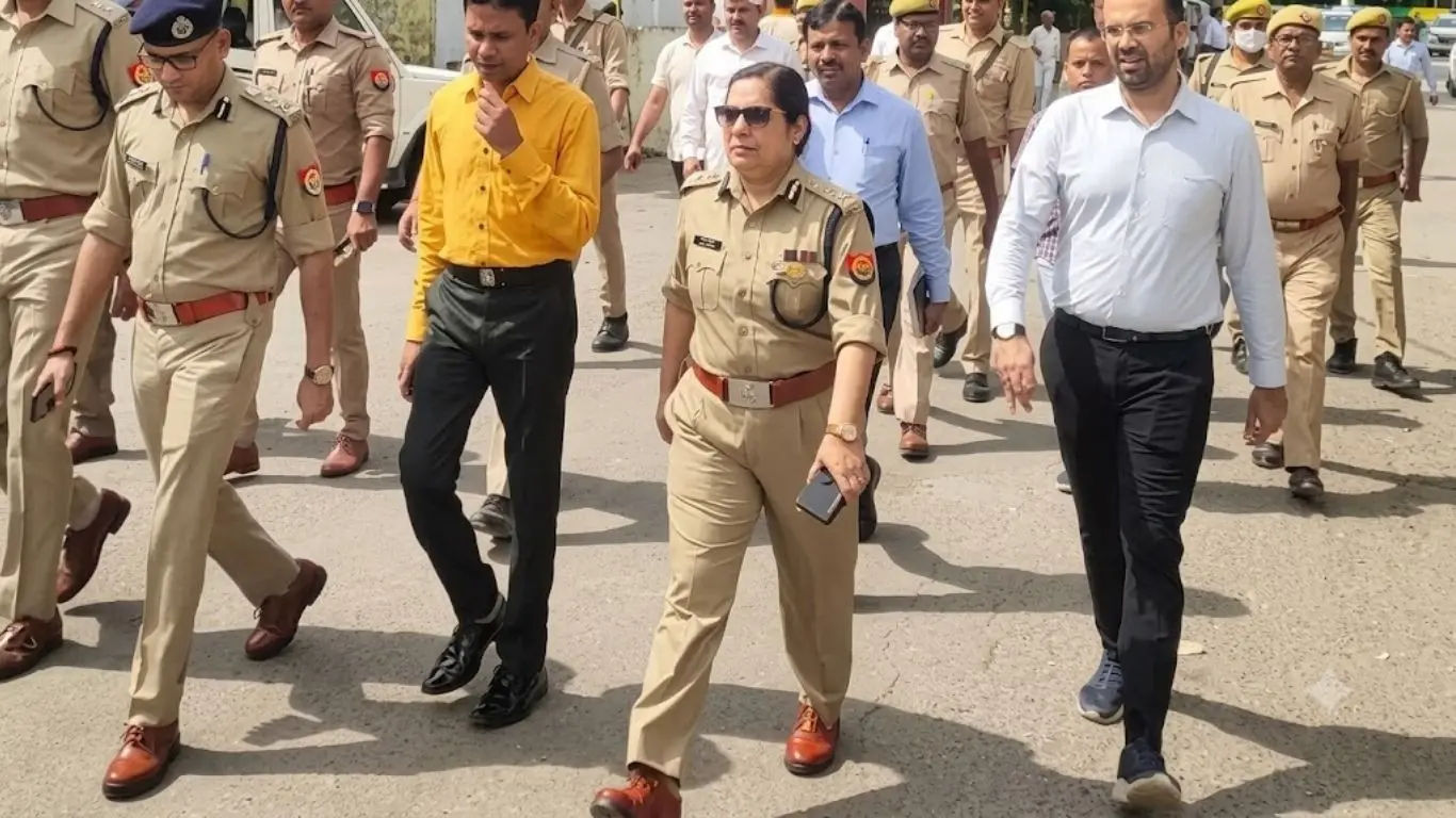 Gautam Buddha Nagar Police Commissioner Lakshmi Singh with other police officials