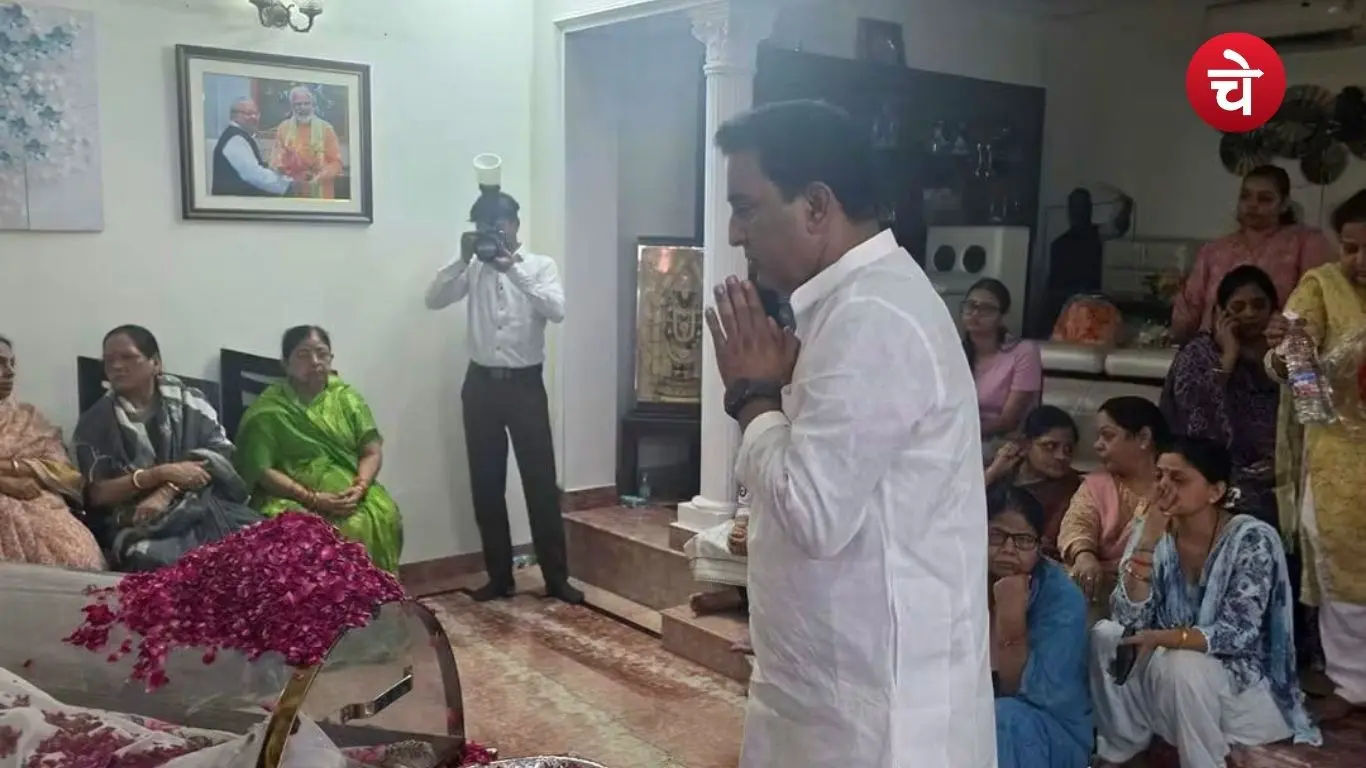 Mahesh Awana, Vice President of the Noida Metropolitan unit of the BJP, paying tribute on the passing of Satyavati Mishra, wife of former Uttar Pradesh Governor Kalraj Mishra