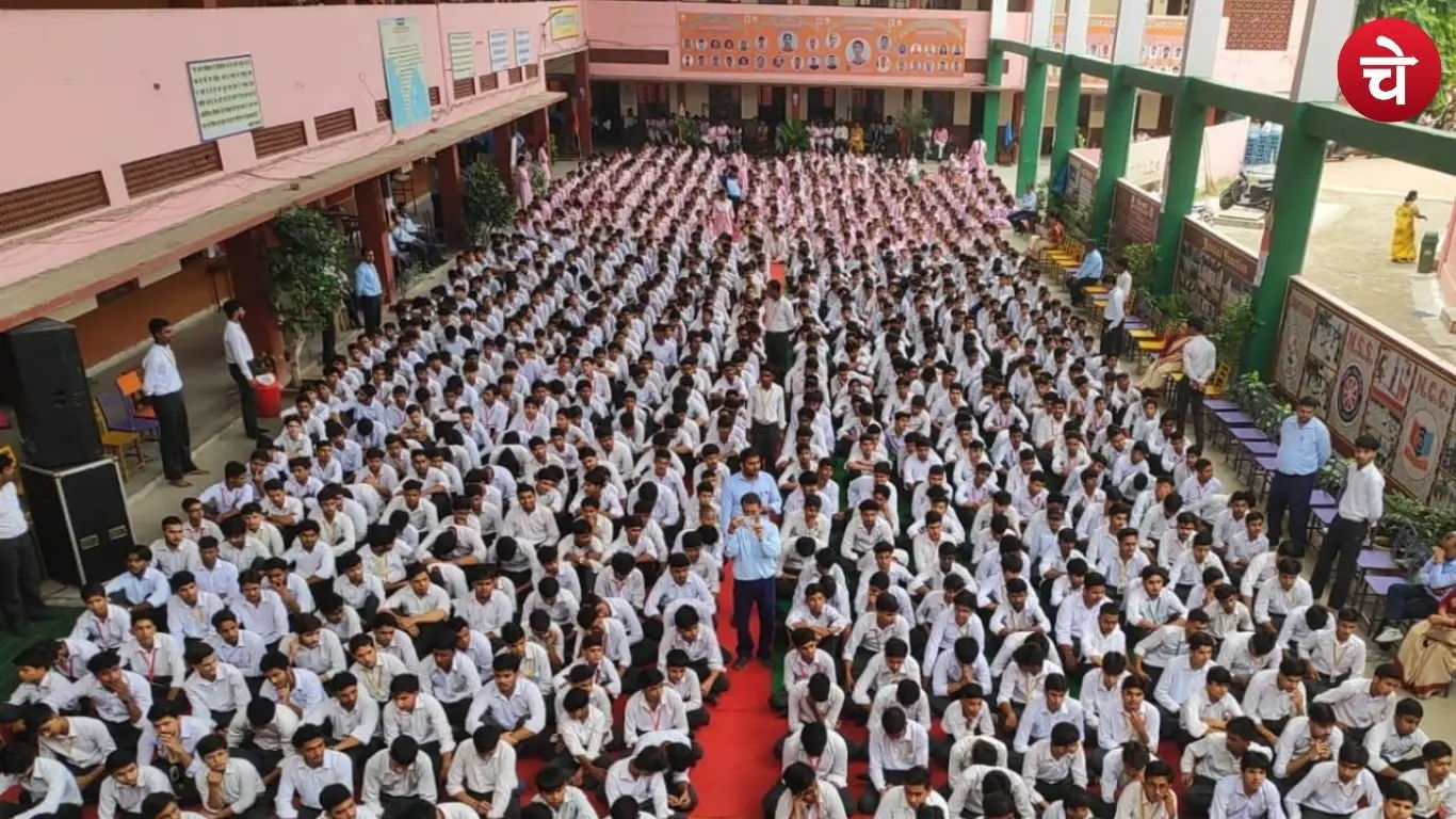 Mass singing of Vande Mataram on completion of 150 years in Saharanpur