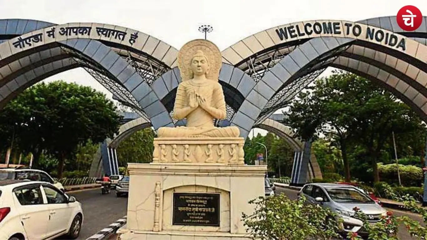 नोएडा में वर्टिकल गार्डन की हरियाली पर संकट, सूखने लगे हैं पेड़— पौधे