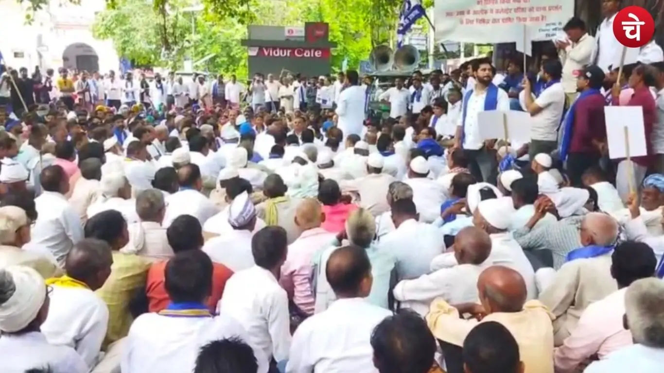 Protest over reservation at Bijnor Collectorate