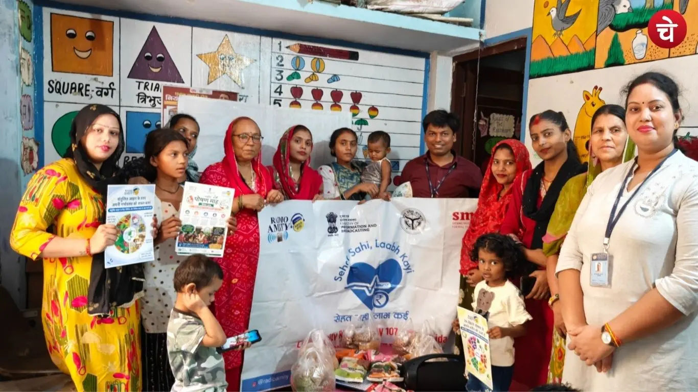 Radio Amity team raising awareness about balanced and nutritious diets among people in Noida's Bhangel through Poshan Potli