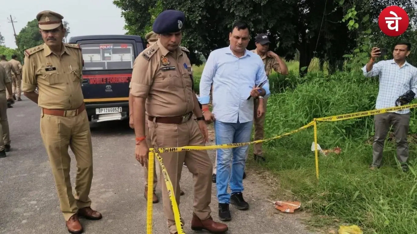 Senior police officers arriving at the scene with a heavy police force and inspecting the site
