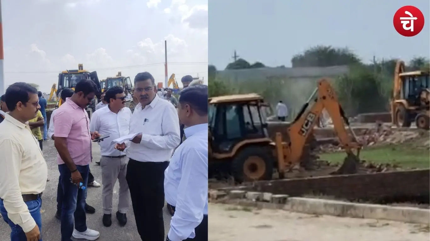 Yamuna Authority team taking action against illegal encroachment in the Tappal area